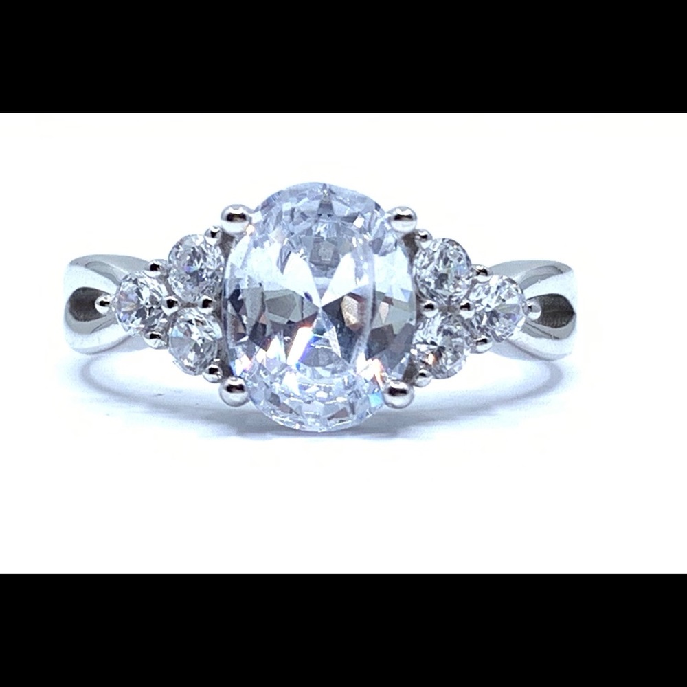 Classic Dazzling Oval-Shape Ring - image 2